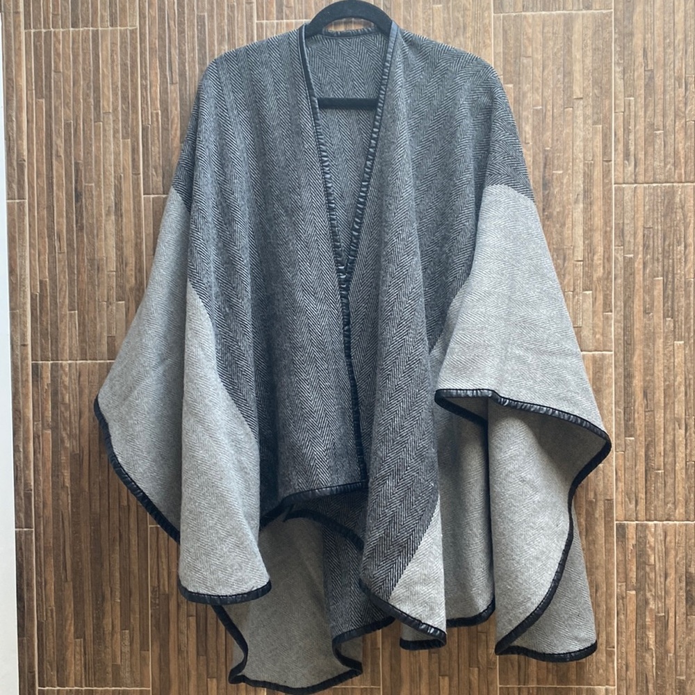 Black/ gray herringbone cape